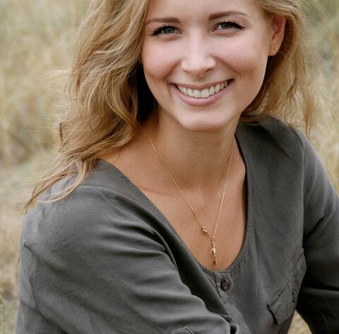 smile woman 01.jpt