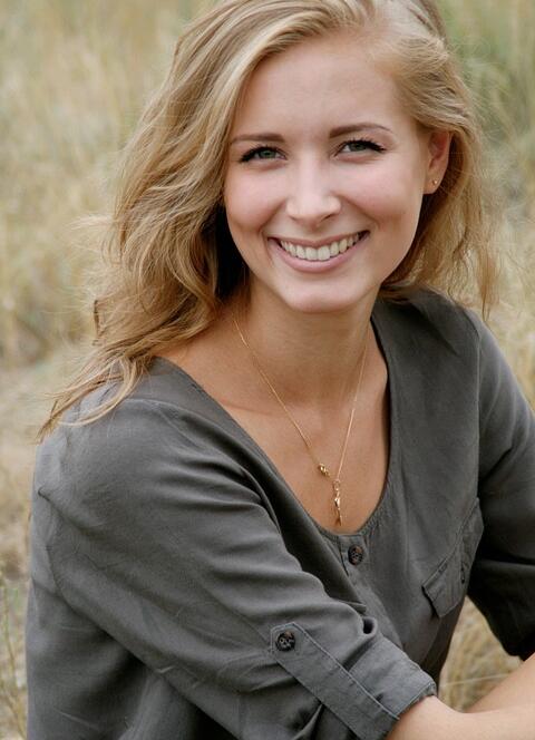 smile woman 01.jpt