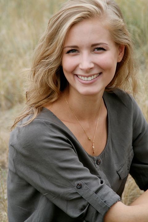 smile woman 01.jpt